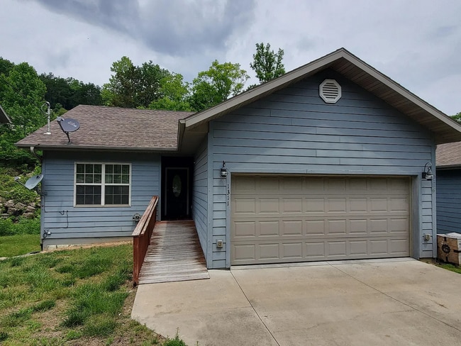 Primary Photo - 1311 Berry Dr
