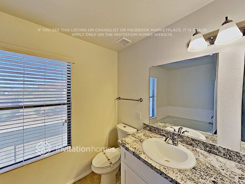 Building Photo - 11424 E Forge Ave