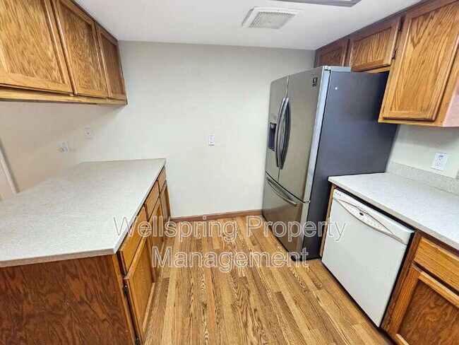 Building Photo - 821 Janelle Ct