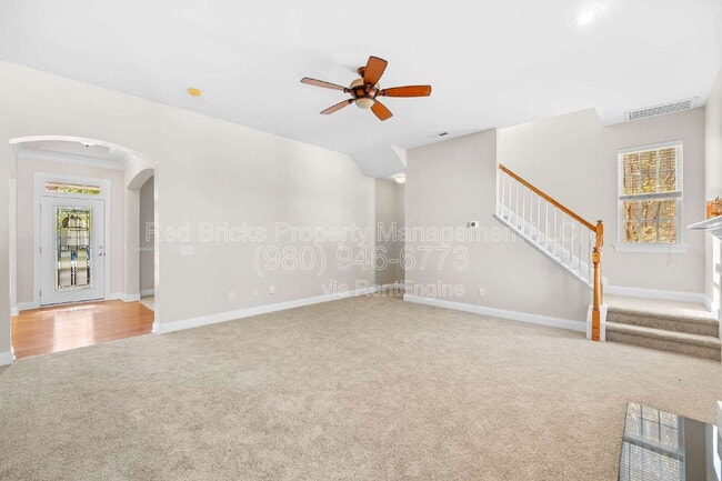 Building Photo - 10411 Alvarado Way