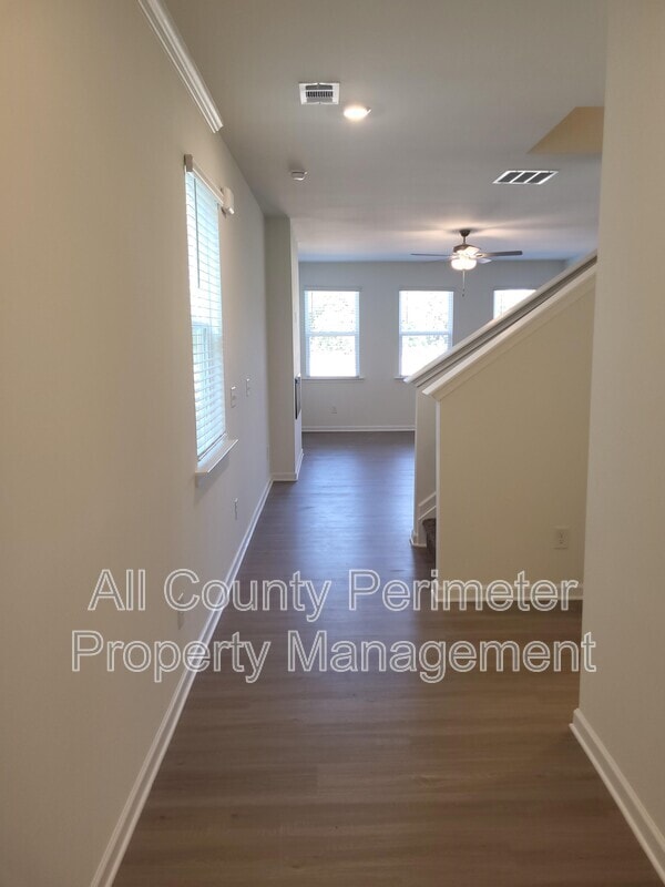 Building Photo - 52 Berry Dr