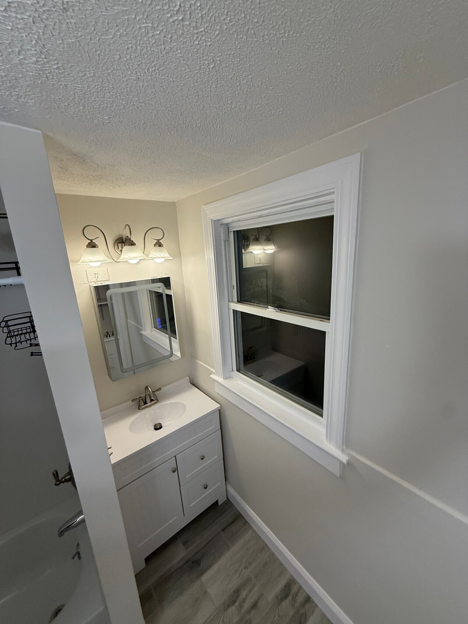 Building Photo - 256-258 Gibson St