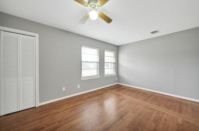 Building Photo - 9953 Mango St