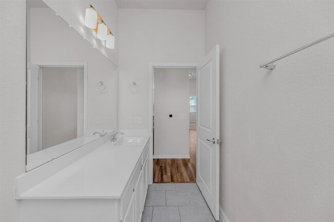 Building Photo - 9941 Comely Bnd