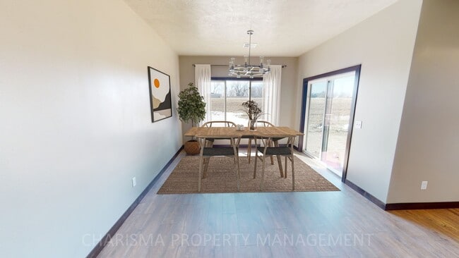 Building Photo - 4528 W Graceland Pl