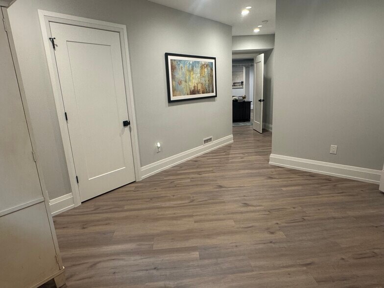 Building Photo - 230 S 3rd St