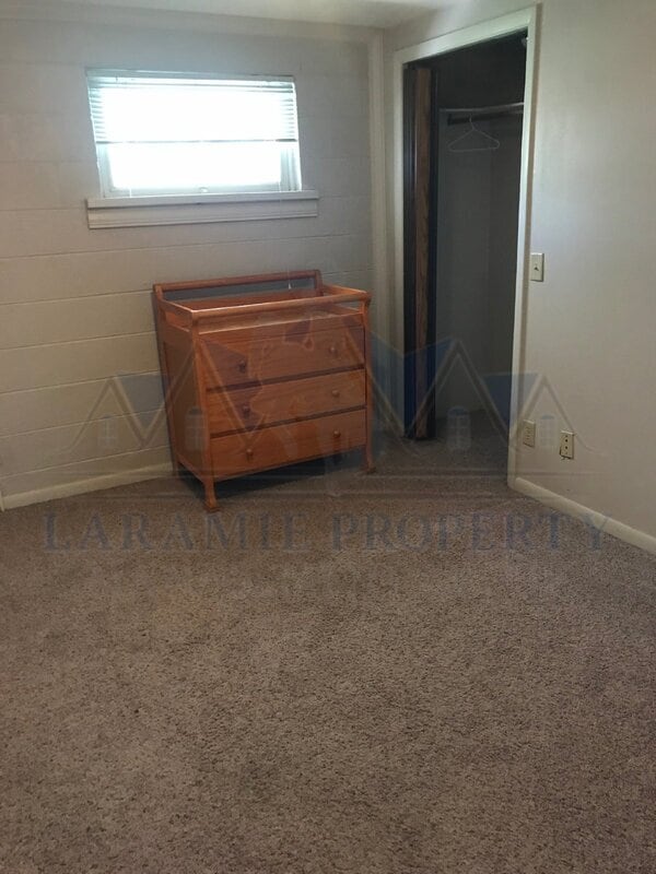 Building Photo - 529 E Spring Creek Dr