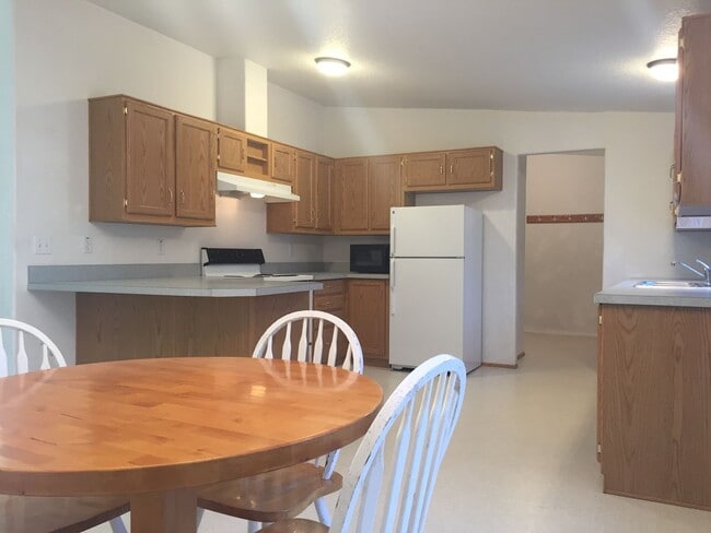 Building Photo - 3-Bed, 2-Bath Single-Family Home in Driggs