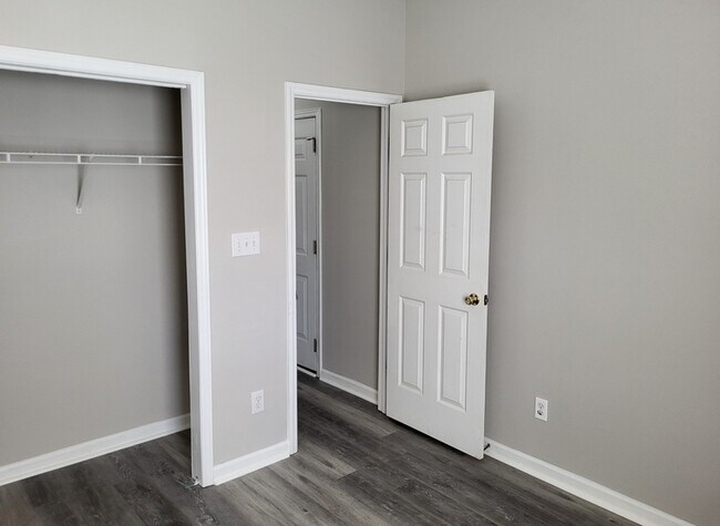 Building Photo - 8300 Neuse Hunter Dr