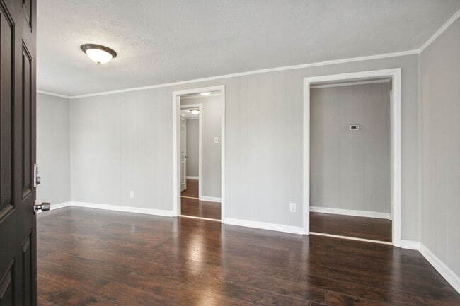 Building Photo - Large 2BR/2BA Eastside Savannah House For Rent