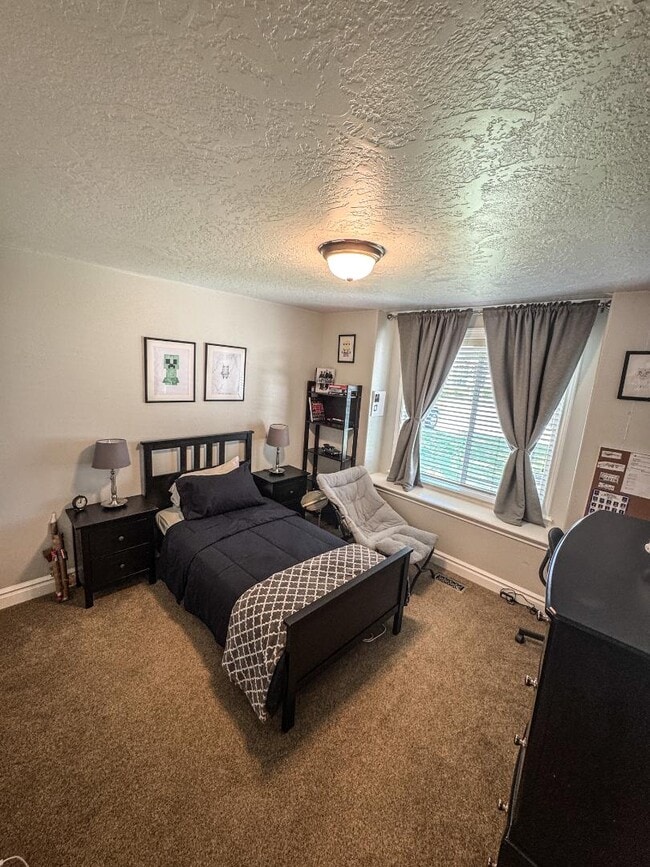 Building Photo - 5483 N Black Sand Ave