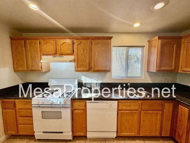 Building Photo - 173 Brown Dr