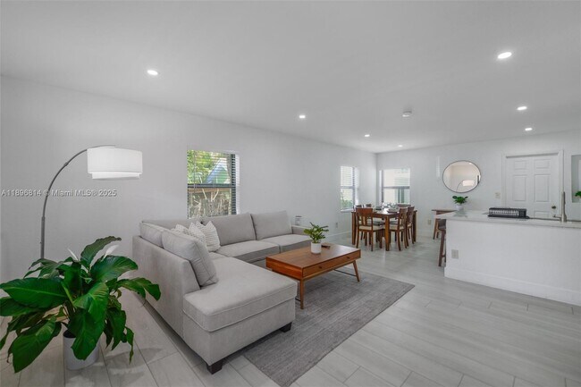 Building Photo - 655 NE 62nd St