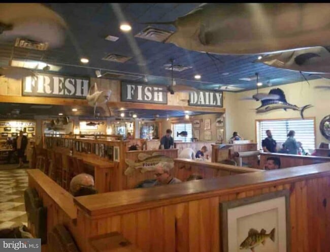 Building Photo - 3300 Sanibel Cir