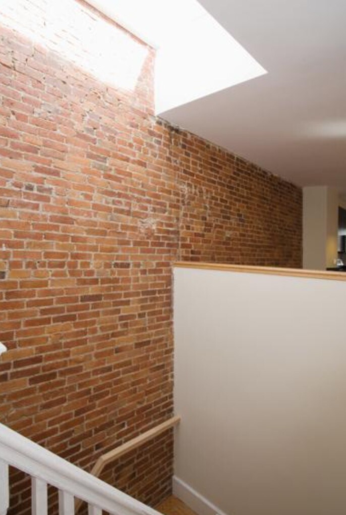 Building Photo - 12 Parker Hill Ave