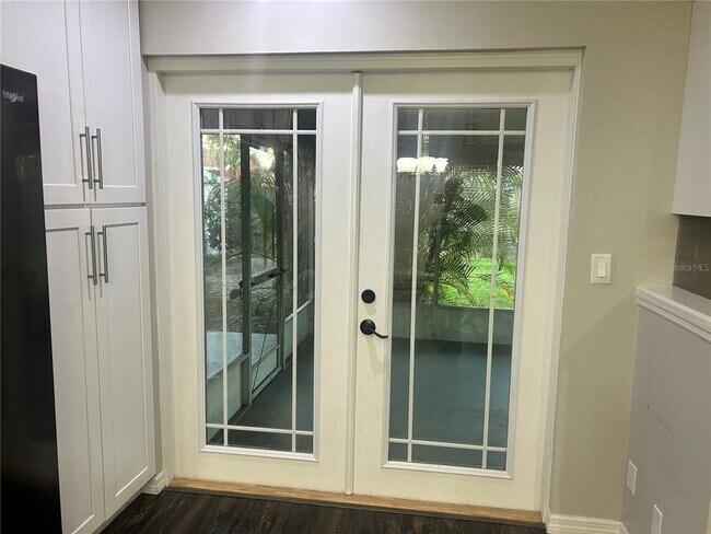 Building Photo - 501 Firefly Ln