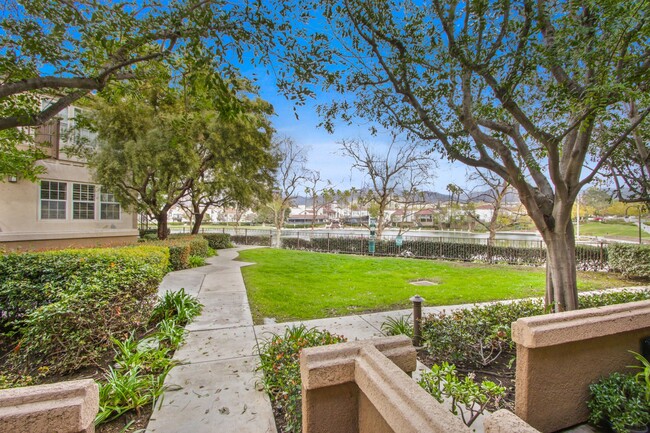 Building Photo - Lake Front Condo in Rancho Santa Margarita