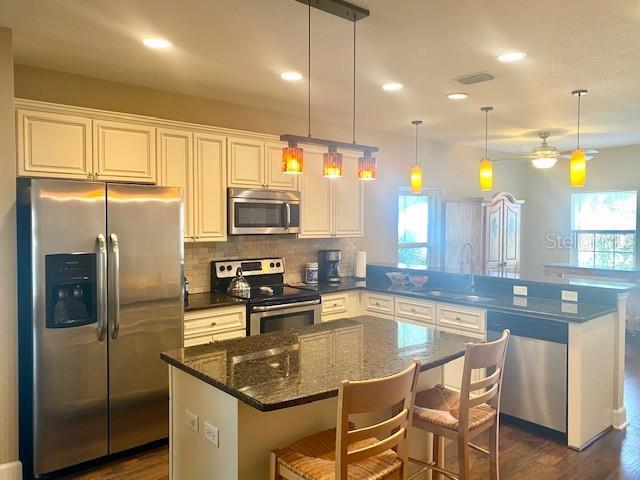 Building Photo - 1736 Mova St