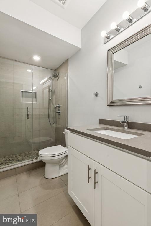 Building Photo - 814 N Uber St