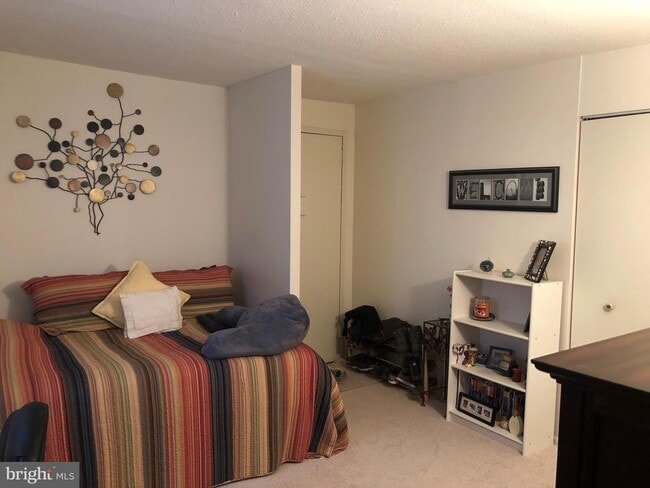 Building Photo - 1420 Locust St