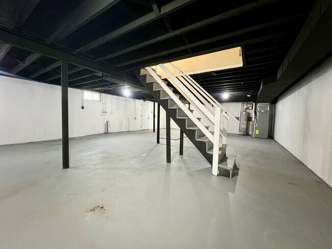 Building Photo - 1120 Gilbert Ave