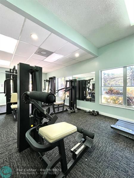 Building Photo - 711 N Pine Island Rd