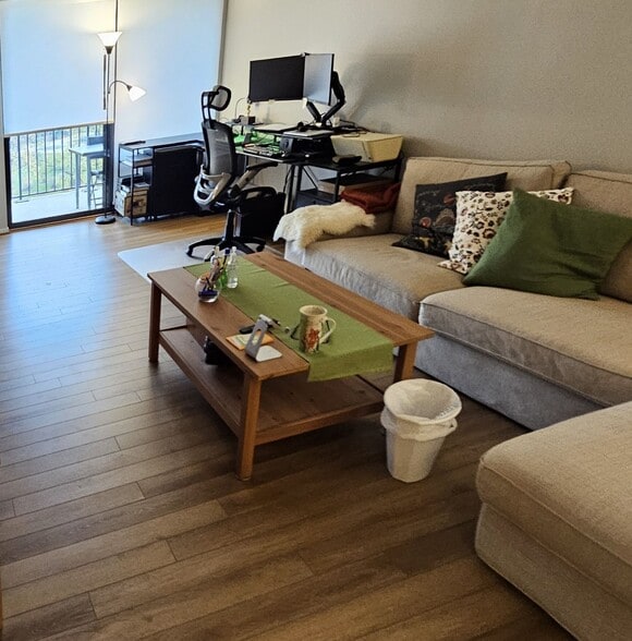 Building Photo - 2300 Pimmit Dr