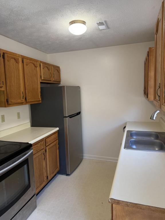 Building Photo - 427 Sara Leigh Dr