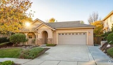 Building Photo - 3 bedroom 2 bath home