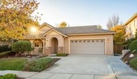 Building Photo - 3 bedroon 2 bath home