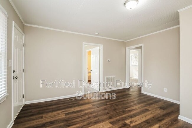 Building Photo - 401 Hobson St