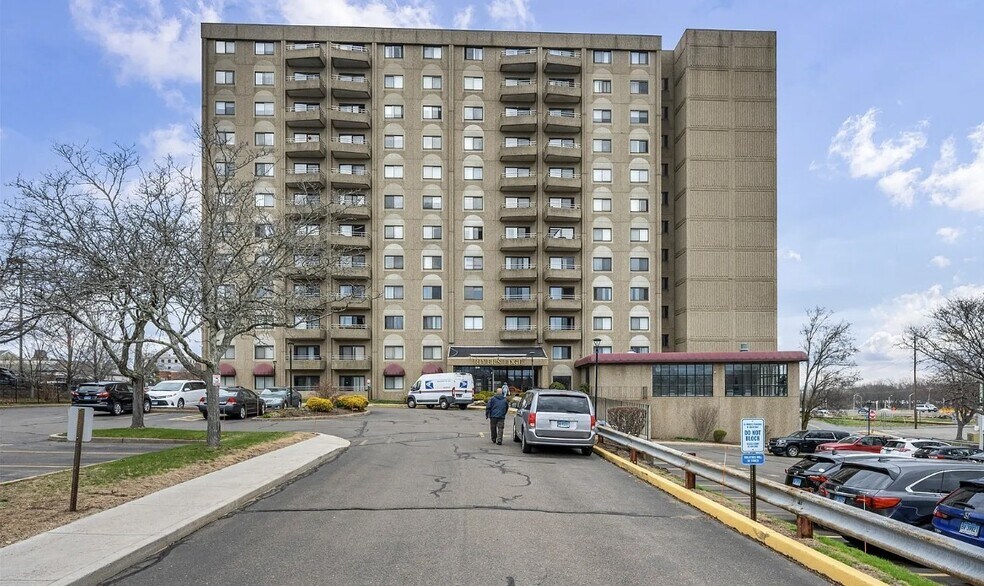 Building Photo - 111 Dekoven Dr