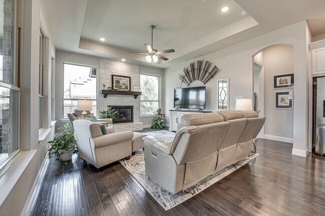 Building Photo - 1805 Shaila Dr