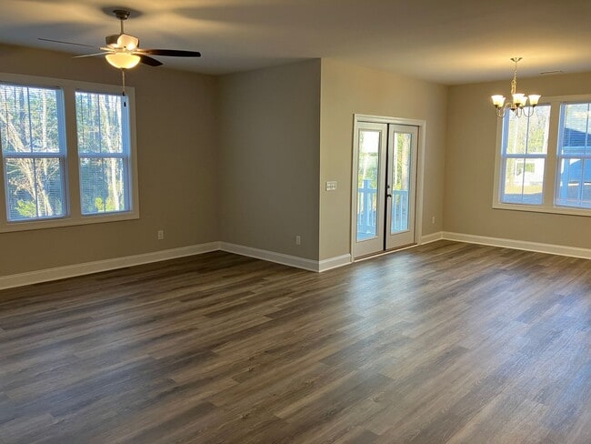 Building Photo - 3 Bedroom 2 Bathroom house located in Mill Creek Cove