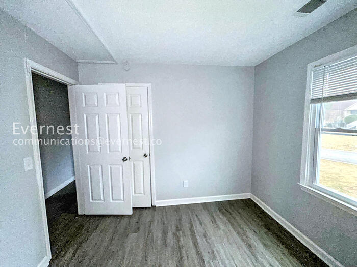 Building Photo - 33 Cathedral Heights