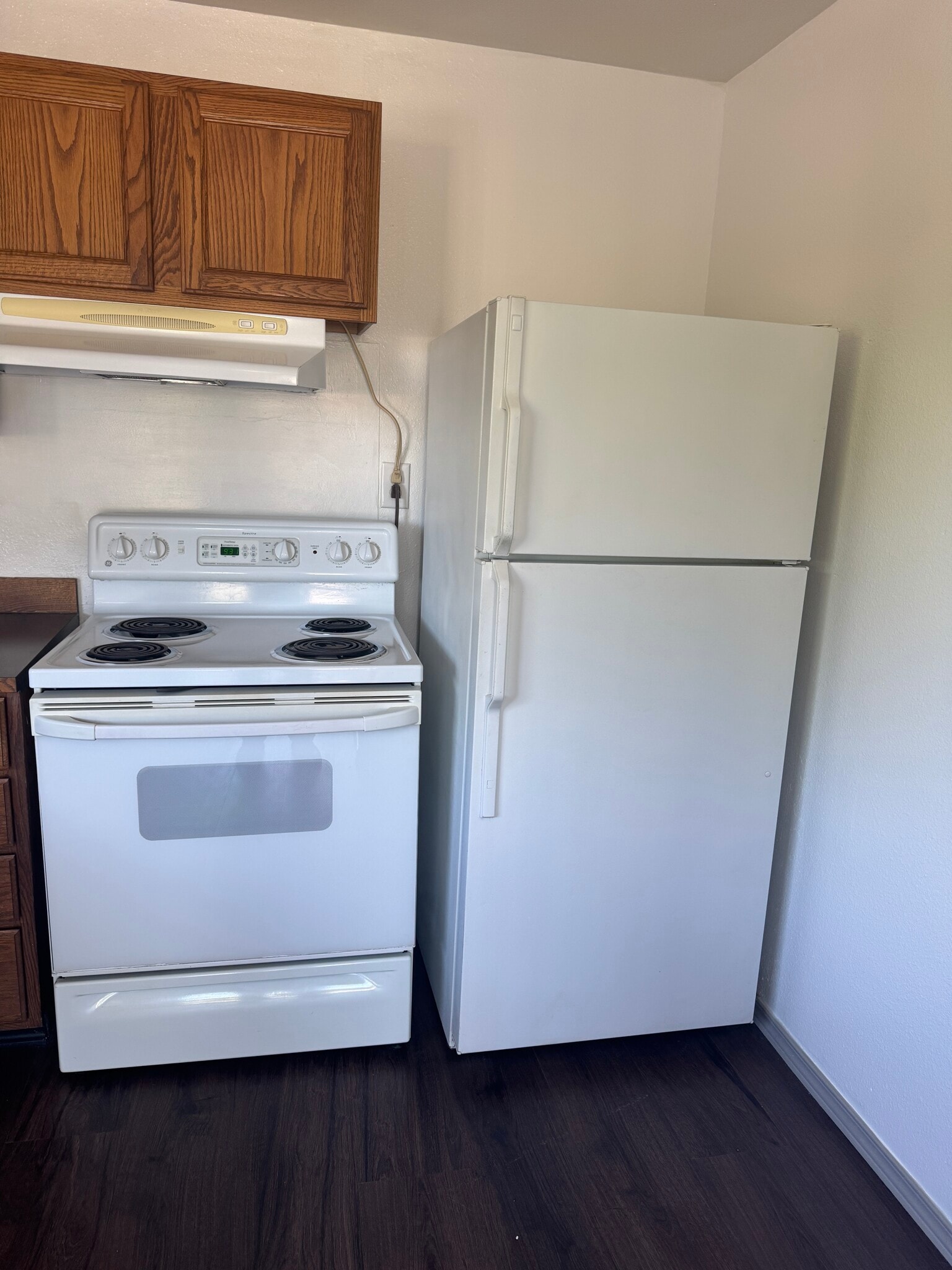 Kitchen Appliances - 16627 113th Ave SE