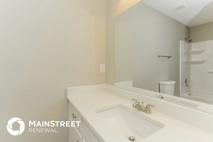 Building Photo - 3385 Revere Cir