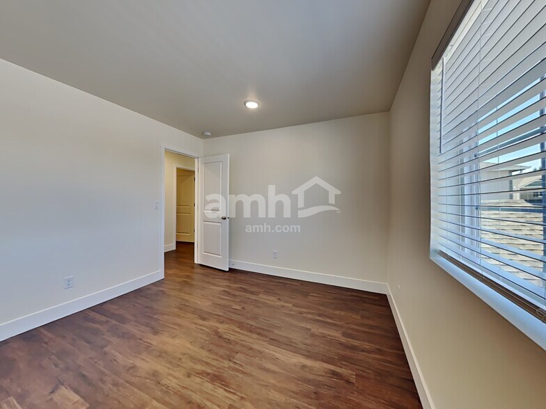 Building Photo - 17629 26th Ave Ct E