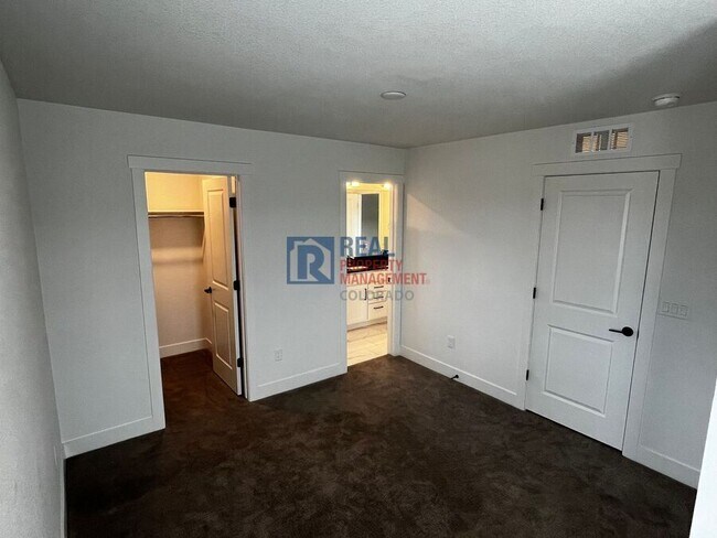 Building Photo - 5955 Rendezvous Pkwy
