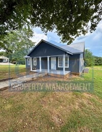Building Photo - Four-bedroom home in Calhoun, TN!