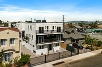 Building Photo - BRAND NEW TOWNHOUSE! One Month Free!