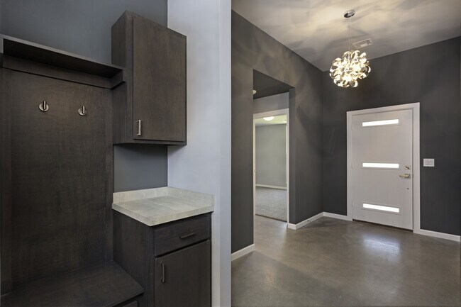 Building Photo - Stylish, Modern, Nearly New | 4-Bed | 2-Bath | Deer Creek Schools