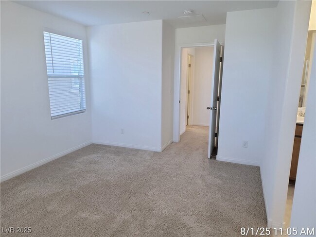Building Photo - 420 Desert Cadence St