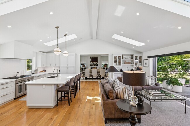 Building Photo - 760 Zinfandel Ln