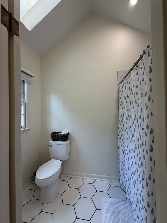 Building Photo - 1946 Corbin Rd