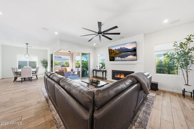 Building Photo - 4416 E Roy Rogers Rd