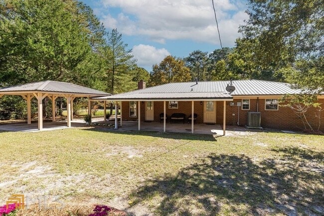 Building Photo - 404 E First St