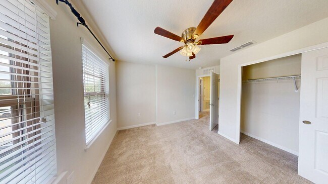 Building Photo - 3 BR 2.5 BA   TOWNHOME  - Bayberry Subdivi...
