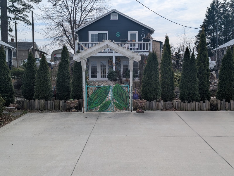 Building Photo - 306 Davis St