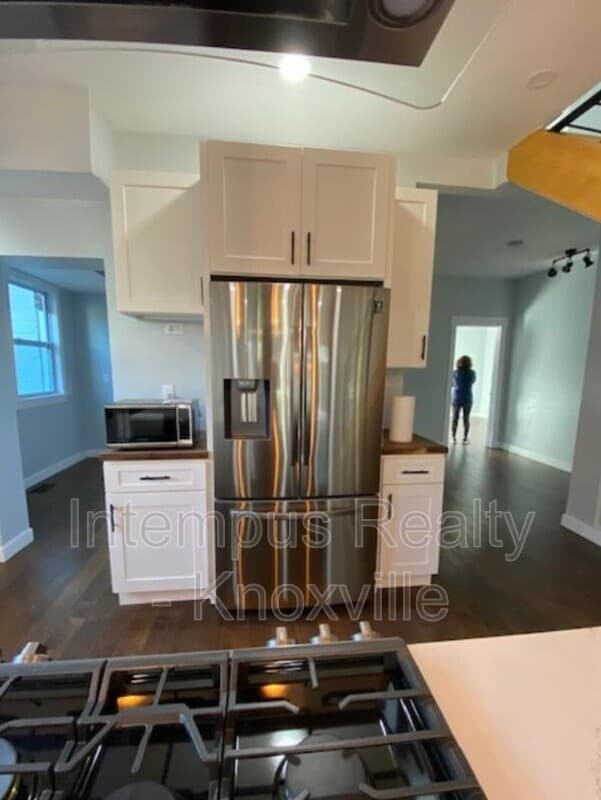 Building Photo - 2308 E 5th Ave